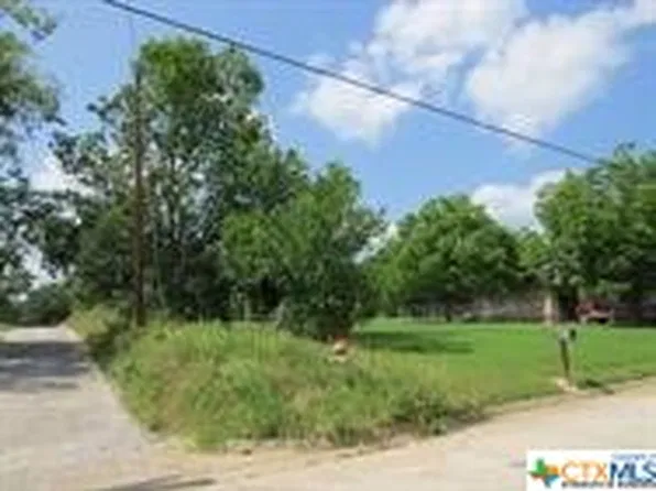 307 Peach St, Rockdale, TX 76567