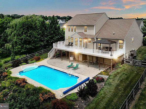 2nd image of 116 Glenray Ct