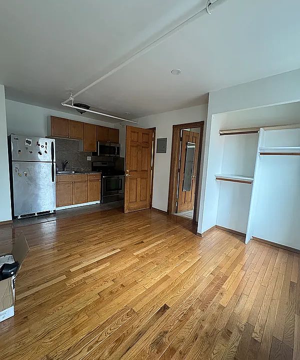 2nd image of 357 Halsey St #4
