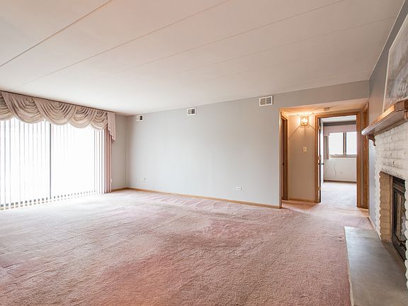 3rd image of 11024 S Theresa Cir APT 1A