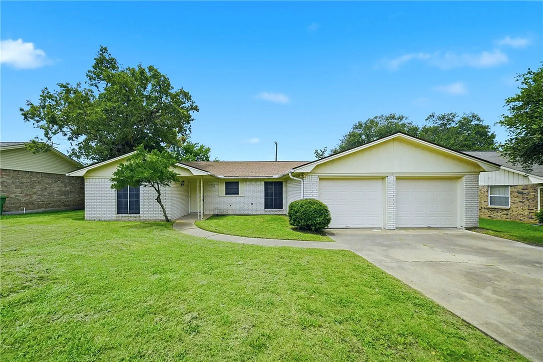 3 bed, 1578 sqft, $2,500 — Photo 1