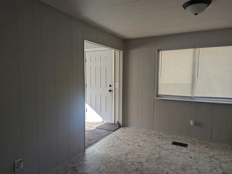1002 Georgia Ave — Photo 3