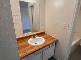 2000 N Camino Serna APT 4, Tucson, AZ 85715