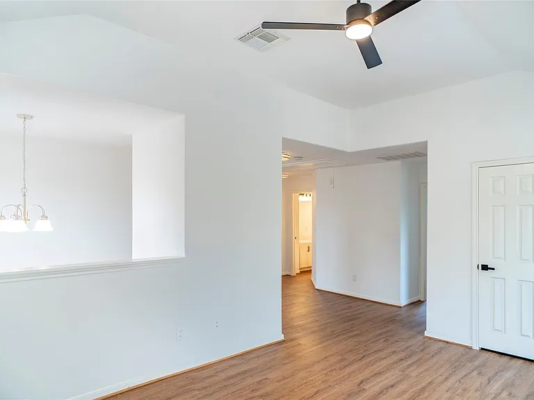 16327 Woma Ct — Photo 4