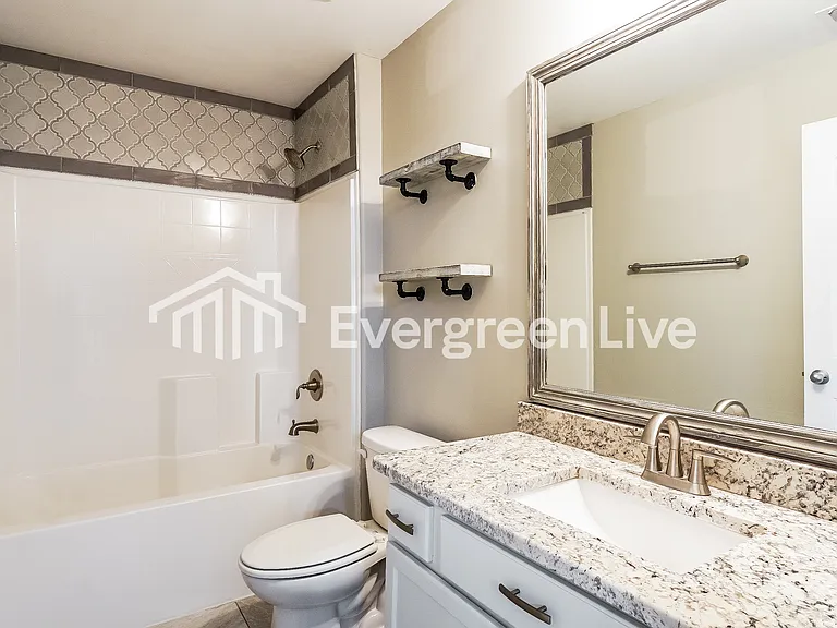 212 Hillcrest Dr — Photo 13