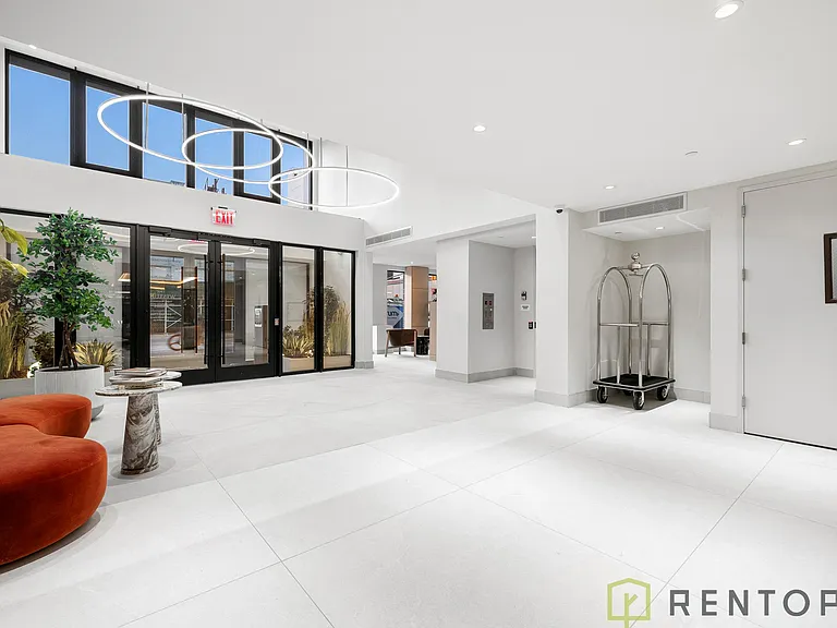 554 W 46th St #1040 — Photo 12