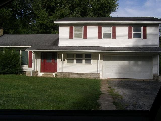 1st image of 830 S 1st St