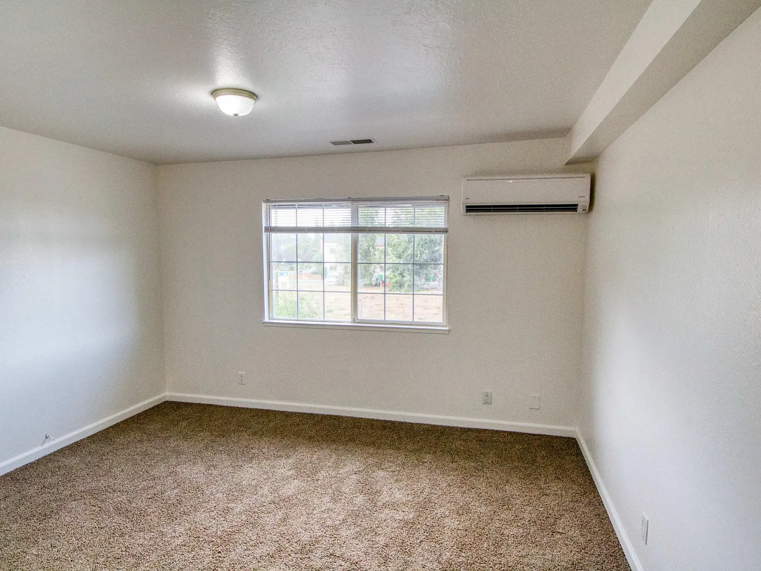 2 bed, 800 sqft, $1,250 — Photo 4