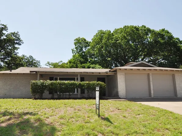 1117 Trailwood Dr, Hurst, TX 76053