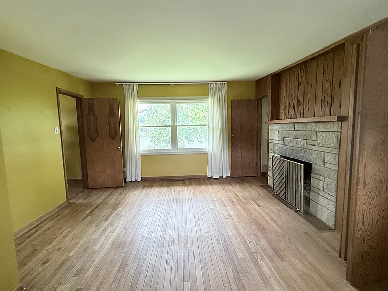 34 S River St — Photo 13