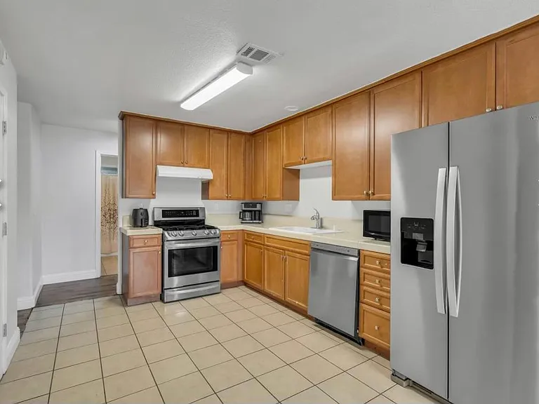 Kitchen of 3199 Western Avenue Sacramento, CA 95838
