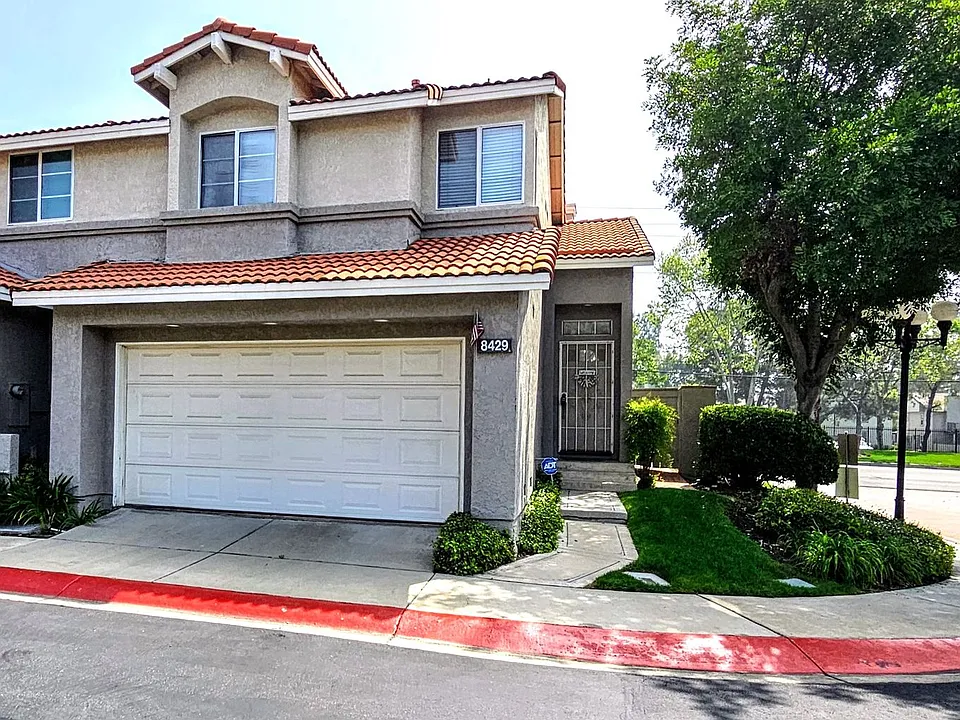 8429 Snow View Pl