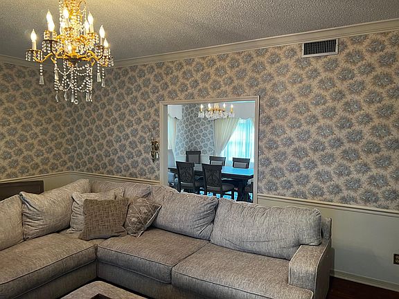4th image of 8954 143rd St