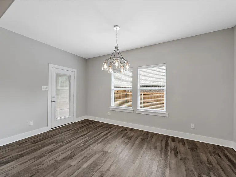 505 Ellis Place Dr — Photo 10