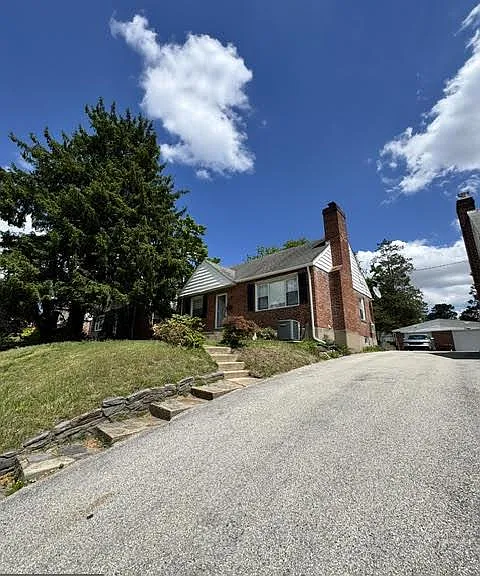 113 Glendale Rd — Photo 2