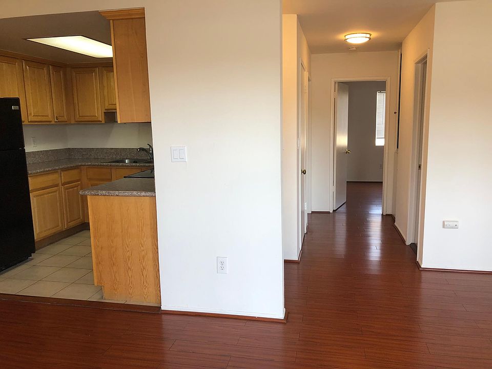 1st image of 917 E Newmark Ave