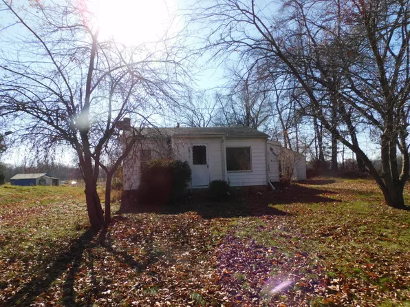 29704 H Dr N, Albion, MI 49224