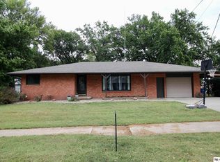 802 Maple St, Friend, NE 68359