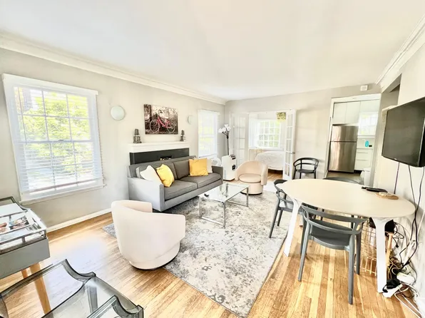 1704 Glendon Ave, Los Angeles, CA 90024