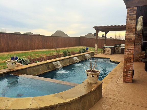 Pool & Spa