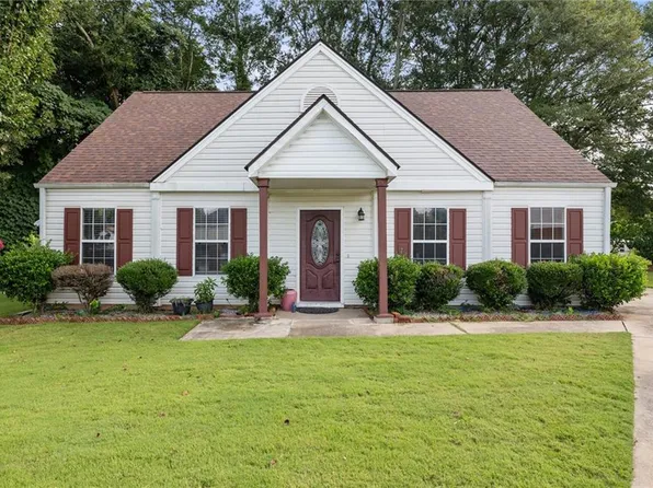 2518 Hollow Dr, Gainesville, GA 30504