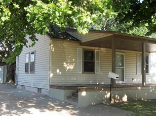 1221 N Center St, Hoisington, KS 67544