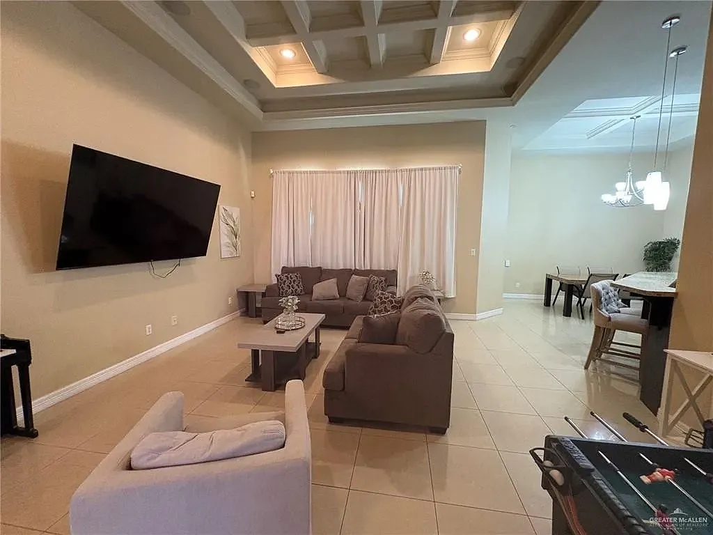 4 bed, 3.5 bath, 2315 sqft, $2,500 — Photo 3