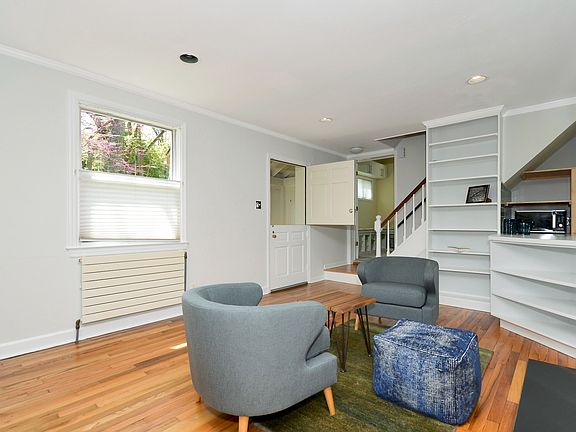 Dutch Door opens to LR