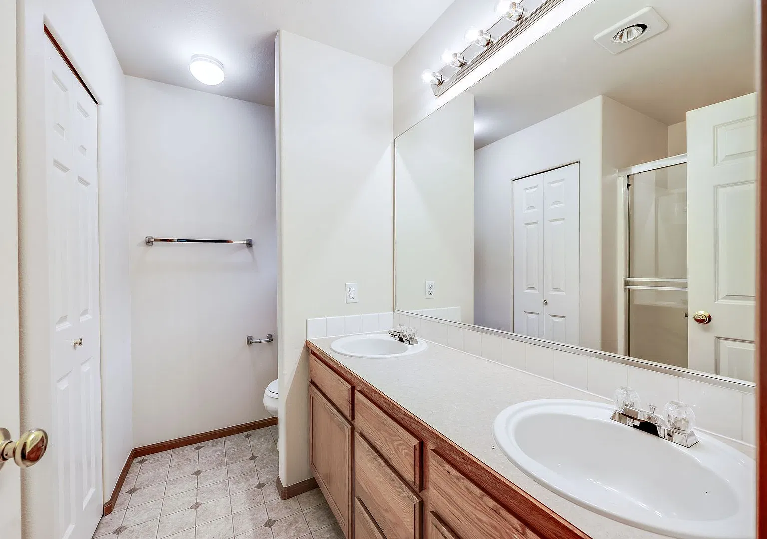 Kingston Meadows Condo — Photo 4