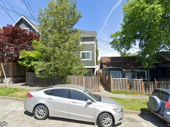 916 N 74th St APT C, Seattle, WA 98103