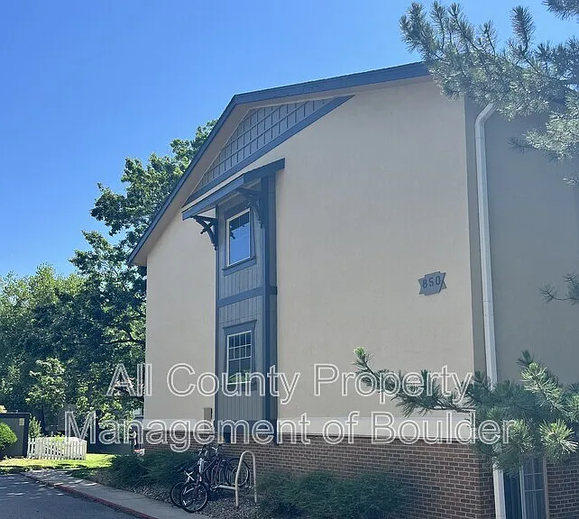850 W Moorhead Cir #1G — Photo 1