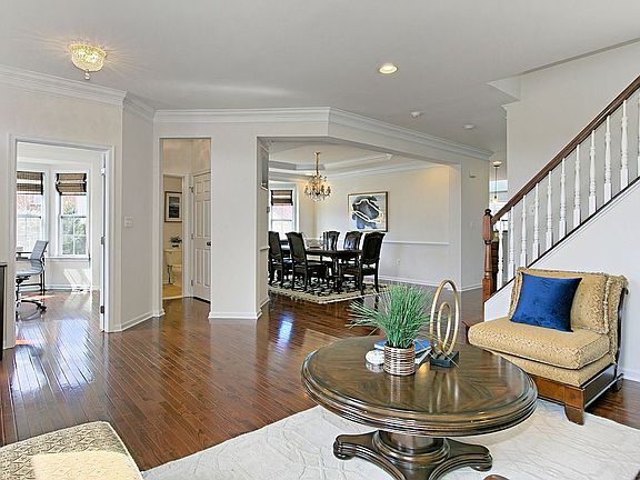 5th image of 43188 Tandridge Way