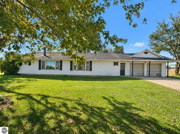 5688 S Baldwin Rd, Ashley, MI 48806