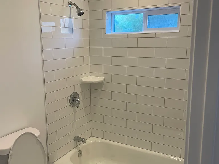 810 44th St #810 — Photo 11