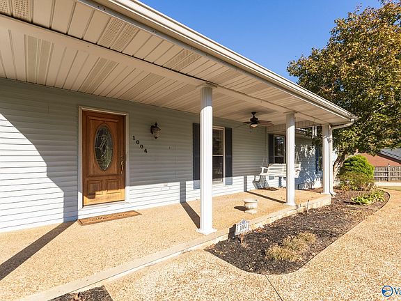 3rd image of 1004 Lindsay Ln S #S