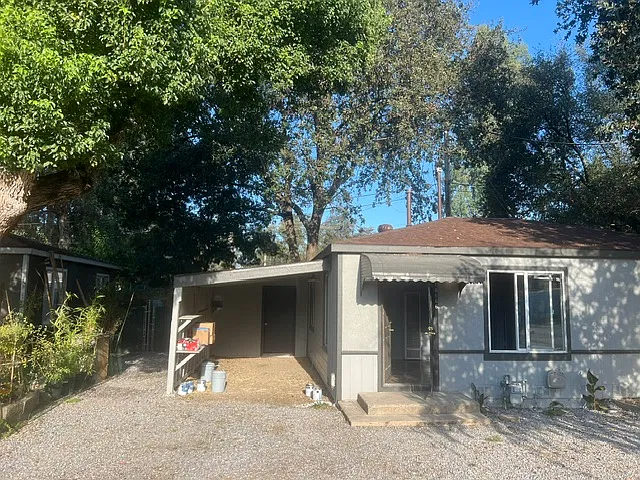 2 bed, 800 sqft, $2,000 — Photo 2