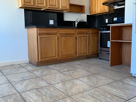 3rd image of 253 Accacia St