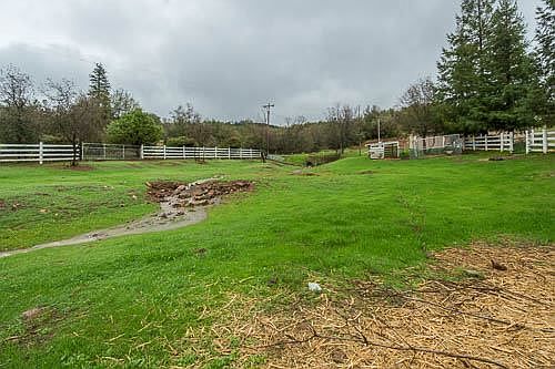 5th image of 14664 La Place Ln