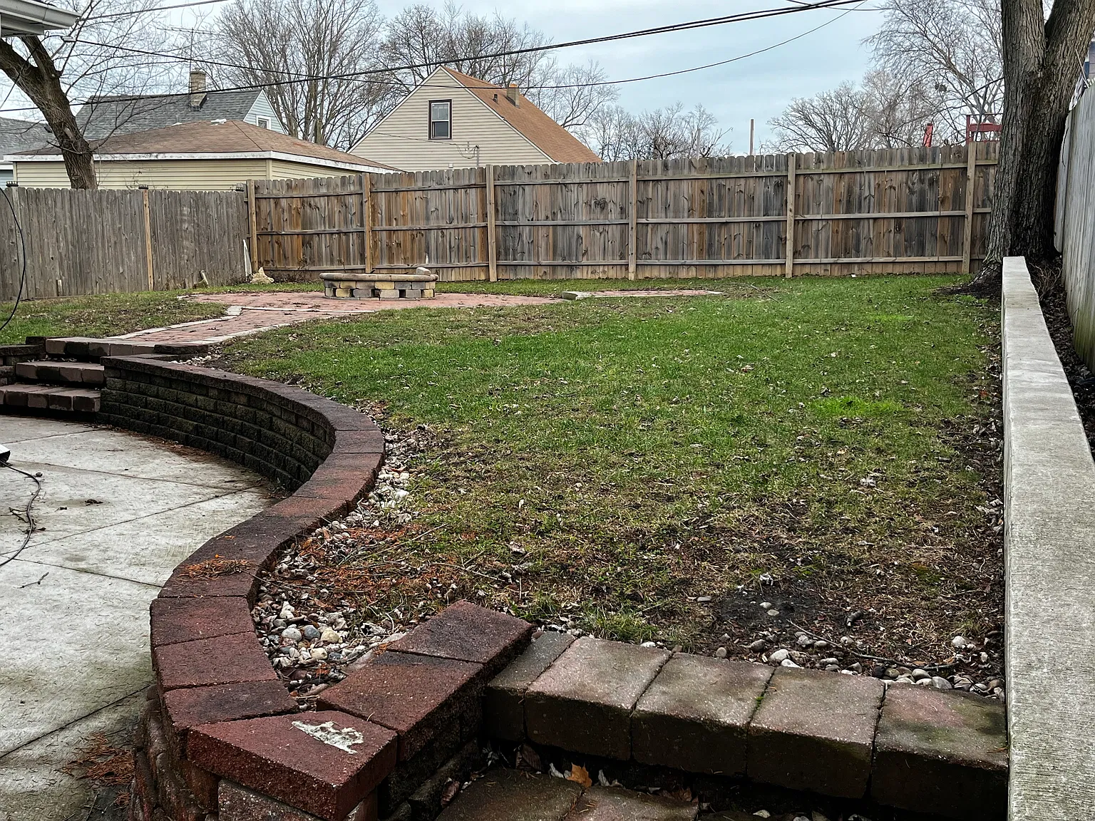 3 bed, 804 sqft, $1,950 — Photo 3