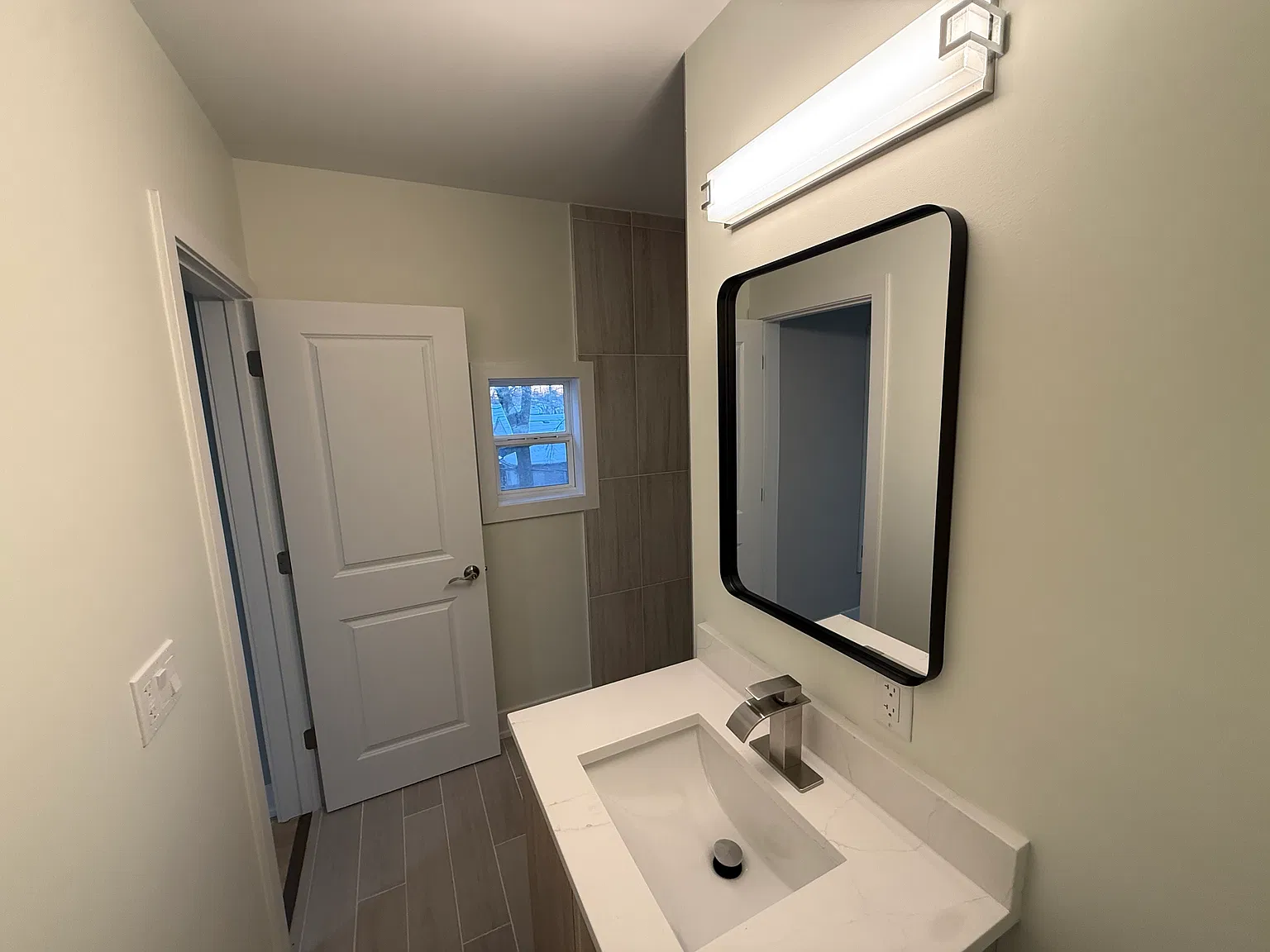 3 bed, 1250 sqft, $2,700 — Photo 4