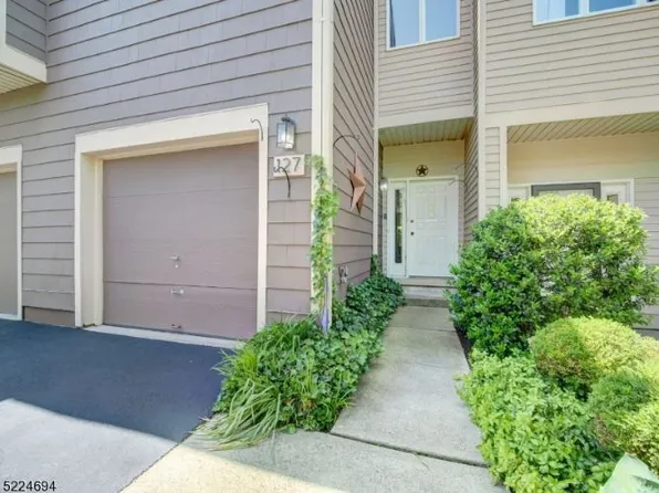 127 Hempstead Ct #J-2, Madison, NJ 07940