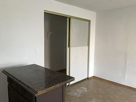5th image of 4120 Broaddus Ave #B