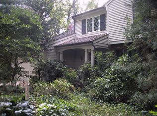 33 Lockwood Dr, Old Greenwich, CT 06870