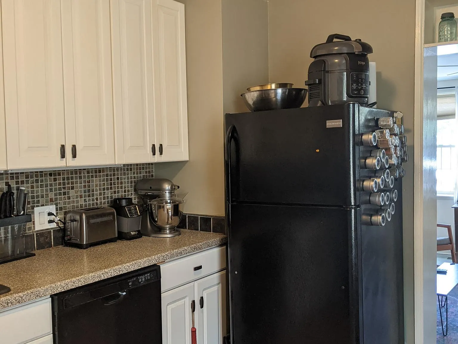 3 bed, 2.5 bath, 2103 sqft, $2,910 — Photo 3