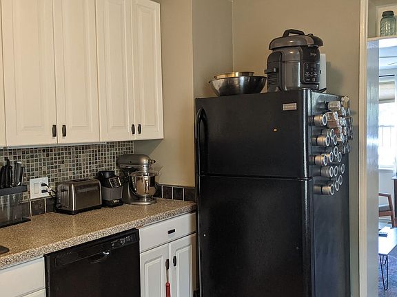 Kitchen, front
