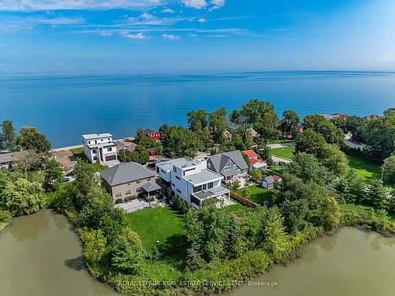 3rd image of 36 Windemere Rd