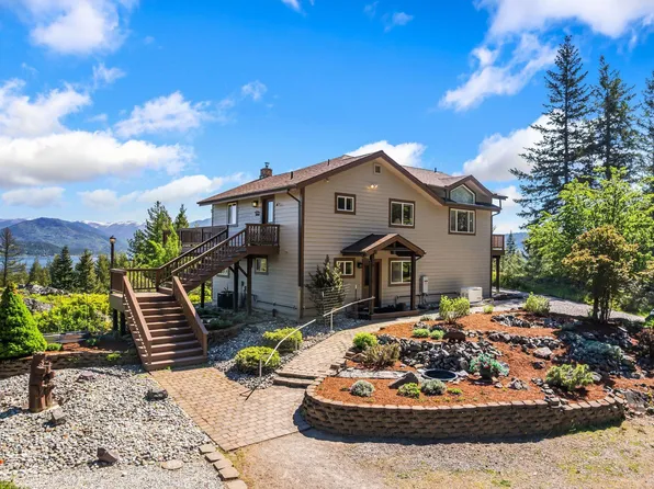 99 Moosewood Ln, Sagle, ID 83860