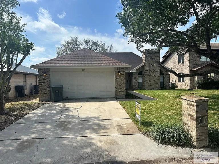 714 Winddrift St — Photo 2
