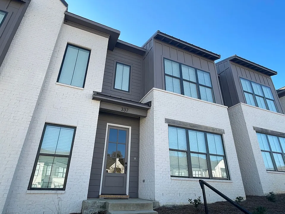 337 Stillwater Ln