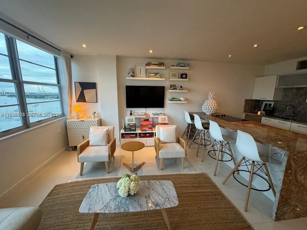 Belle Plaza Condo — Photo 4